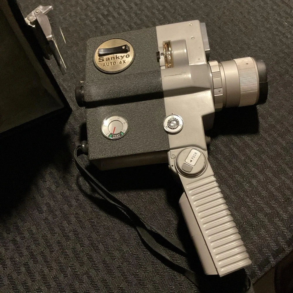 Vintage Sankyo Auto-4X Zoom Reflex 8mm Movie Camera Silver W/ Case Japan